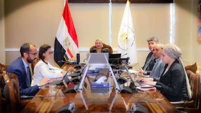 وزيرة البيئة تبحث سُبل تهيئة المناخ الداعم للحد من استخدام الأكياس البلاستيكية