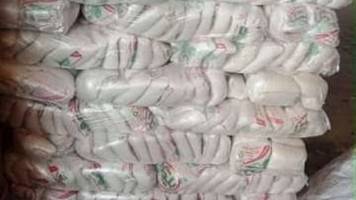 ضبط 2 طن سكر تمويني و2000 لتر زيت مجهول المصدر بالشرقية