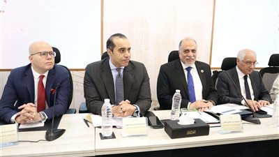 طلعت خليل يطالب بإلغاء الضريبة على المرتبات  .. تفاصيل