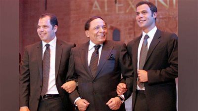 بمناسبة عيد ميلاده.. أعمال جمعت عادل إمام وأبناءه