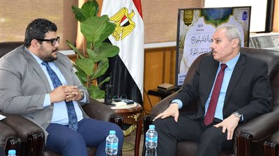 مندور يستقبل رئيس هيئة الرعاية الصحية بالإسماعيلية