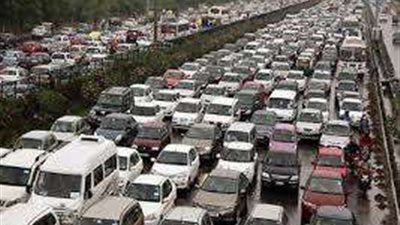 كثافة مرورية مرتفعة تشهدها شوارع القاهرة والجيزة