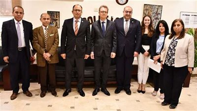 رئيس جامعة حلوان يلتقي بالسفير الألماني لتعزيز التعاون