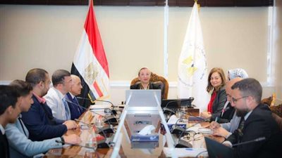 وزيرة البيئة تلتقي بفريق مشروع تخرج «معا.. لمكافحة التغير المناخي»