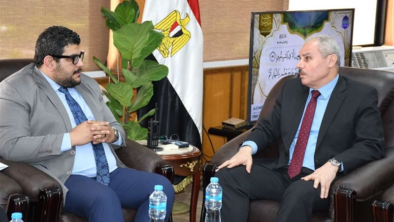رئيس جامعة قناة السويس