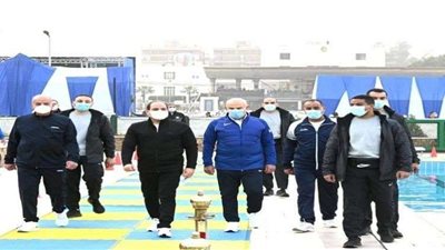 الرئيس السيسي يجري جولة تفقدية للطلبة الجدد بالكلية الحربية.. فيديو