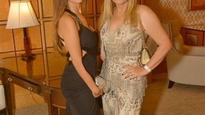 نادية الجندي تهنئ زينة بعيد ميلادها.. شاهد