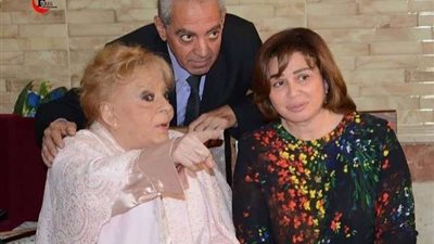 شاهد.. إلهام شاهين تحيي الذكرى الأولى لوفاة نادية لطفي