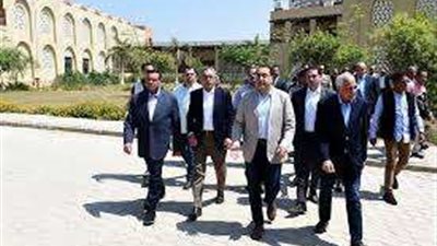 رئيس الوزراء يتفقد مشروع تنمية وتطوير المنطقة الاستثمارية بالصف
