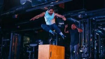 تامر حسني يكشف  كواليس فيلمه “تاج”