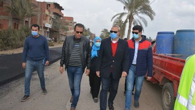 محافظ القليوبية يتفقد أعمال رصف طريق خط 13 ومشروع 30 مليون بيضة بالخانكة
