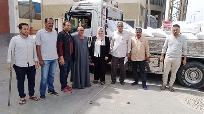 وفد وزارة الزراعة في زيارة ميدانية لشون التخزين بالإسماعيلية لمتابعة عمليات توريد القمح