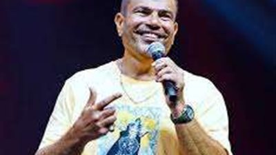 كامل العدد..عمرو دياب يشعل أجواء حفله بالكويت