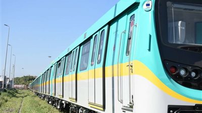 وصول سادس قطار  مترو أنفاق  جديد إلى ميناء الإسكندرية