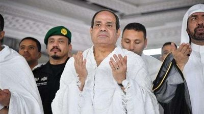 الرئيس السيسى يؤدى مناسك العمرة ويزور المسجد النبوى الشريف