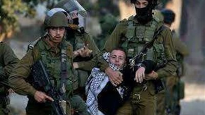 الاحتلال الإسرائيلي يعتقل 3 فلسطينيين من الضفة الغربية