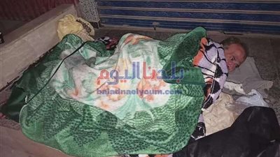 كبير معلمين بالأزهر.. حقيقة الصور المتداولة لرجل ينام في شوارع الغربية