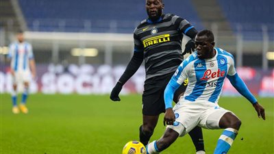 نابولي البطل يستضيف إنتر ميلان في مواجهة مثيرة بالدوري الإيطالي