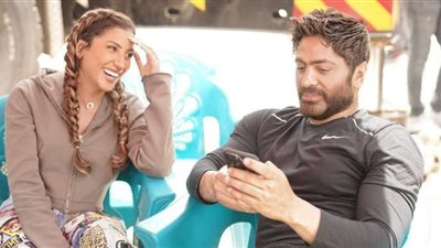 تامر حسني يشارك جمهوره بـ صور جديدة من داخل كواليس فيلم 