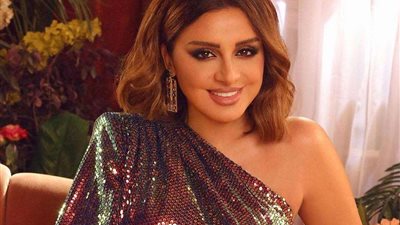 أغنية سيبك انت لـ أنغام في صدارة موقع 