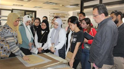 دار الكتب والوثائق تستقبل طلاب جامعة مصر للعلوم والتكنولوجيا