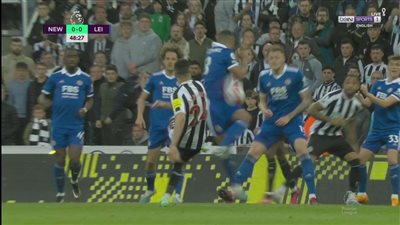 نيوكاسل يتعادل مع ليستر ويتأهل إلي دوري أبطال أوروبا الموسم المقبل