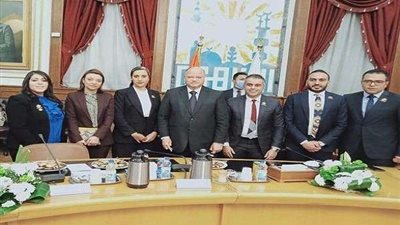 محافظ القاهرة يلتقي بأعضاء مجلس النواب من تنسيقية شباب الأحزاب والسياسيين
