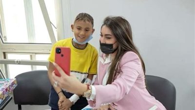 شاهد.. ياسمين صبري في زيارة لمستشفى أبو الريش