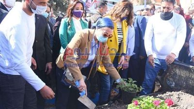 وزيرة الهجرة و البيئة يطلقان حملة 