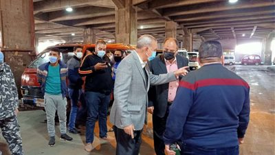 محافظ القليوبية يتابع الإجراءات الاحترازية بالمواقف العمومية