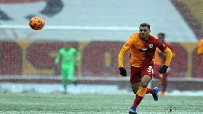 أول تعليق من مصطفى محمد بعد قيادة جالطة سراي لصدراة الدوري التركي.. شاهد