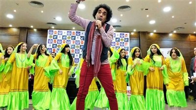 شبيه محمد منير يشعل مؤتمر العباقرة في موسمه الأول بـ مصر