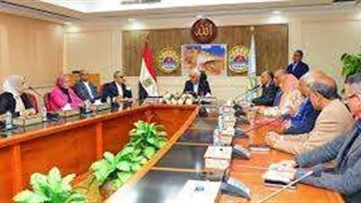 لحل مشاكل المعلمين.. وزير التربية والتعليم يعقد اجتماعاً بالعاصمة الجديدة