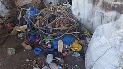 ضبط مصنع لإنتاج البلاستيكات من النفايات الخطرة