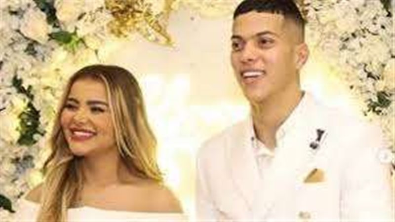 إمام عاشور وزوجته