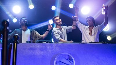 بالصور .. فرقة ديسكو مصر تُشعل مسرح ساقية الصاوي