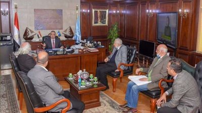 محافظ الإسكندرية يعد بحل أزمة مبنى 