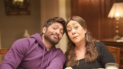 تامر حسني لايزال يروج لفلمه الجديد ويتجاهل أزمته مع طليقته