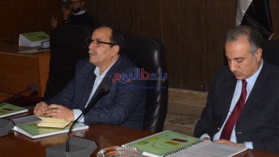 نائب محافظ شمال سيناء يشهد اجتماع خطة النظافة العامة لمدينة العريش