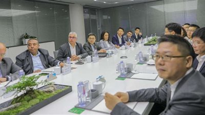 رئيس اقتصادية قناة السويس يتفقد خطوط إنتاج ميديا للأجهزة الكهربائية بجوانزو الصينية