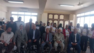 القوى العاملة: تدريب 33 شخصا على مهارات اللغة الإنجليزية بالسويس