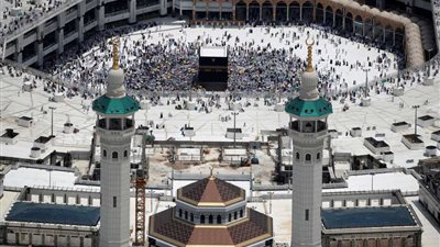 ماحكم سفر المرأة لأداء العمرة بعد انتهاء عدتها؟.. الإفتاء تجيب