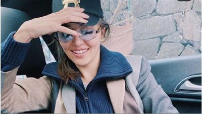 بإطلالة كاجول.. هاندا ارتشيل تخطف أنظار جمهورها