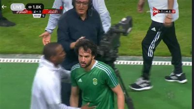 عاجل|قرارات صارمة ضد محمود علاء بسبب أحداث مباراة المصري البورسعيدي