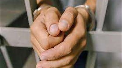 «قلعني هدومي في الأسانسير».. أمن الجيزة يضبط عامل دليفري تحرش بطفلة