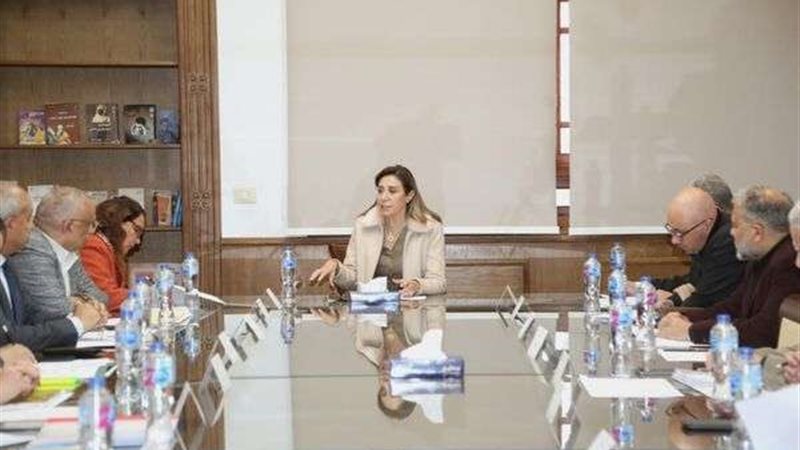 وزيرة الثقافة نيفين
