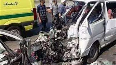 مصرع واصابة 5 أشخاص إثر تصادم سيارتين بطريق أسوان القاهرة