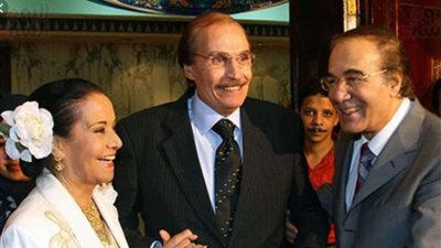 رانيا محمود ياسين تنشر صورة لـ«جيل الشياكة»