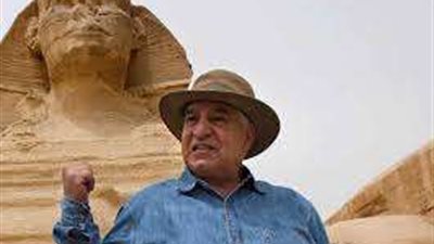 زاهي حواس يلقي محاضرة عن الإكتشافات الأثرية بمدينة كولومبوس الأمريكية