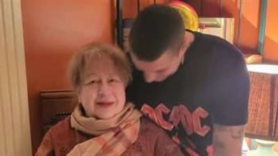 بعد غياب طويل.. ظهور مفاجئ للفنانة سمية الألفي في وصلة مزح مع ابنها  أحمد الفشاوي